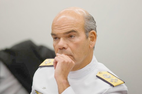 Comandante da Marinha nega mobilização de tropas para golpe