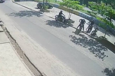 Câmeras registram furto de motocicleta no bairro Curió-Utinga, em Belém